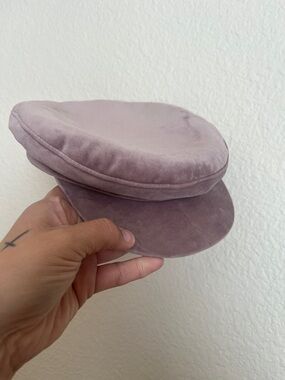 Olive and Pique Plush Velvet Newsboy Cap in Dusty Lavender